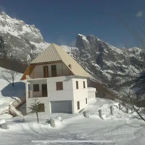 Guest house Alpbes Theth, Shkoder